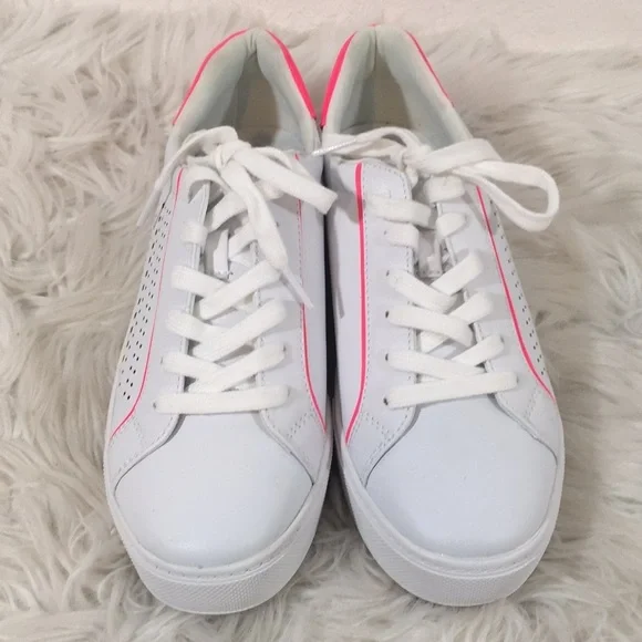 Marc Fisher Saria Lace-Up Sneaker Size 9.5 New - Picture 2 of 7